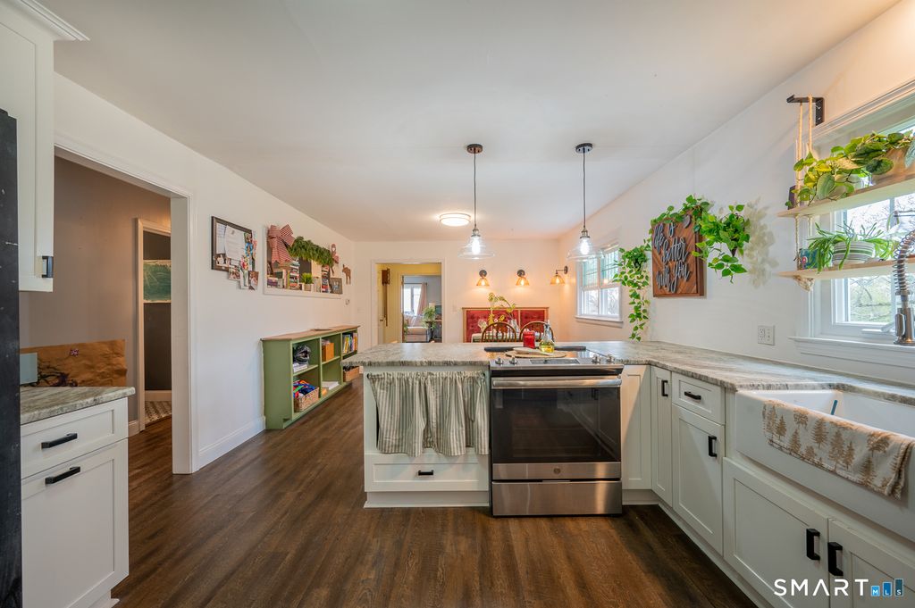 Photo of 5 Bridge Lane, Enfield, CT 06082 (MLS # 24165530)