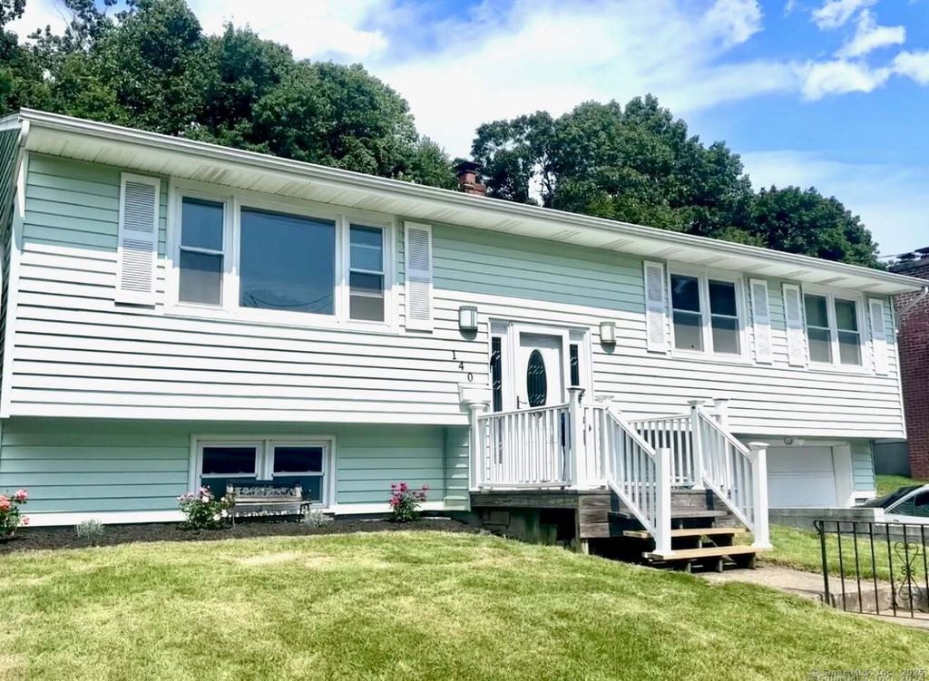 Photo of 140 Townsend Terrace, New Haven, CT 06512 (MLS # 24133330)