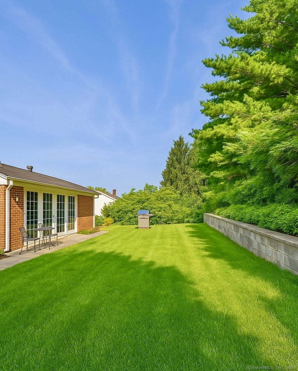 Photo of 140 Townsend Terrace, New Haven, CT 06512 (MLS # 24133330)