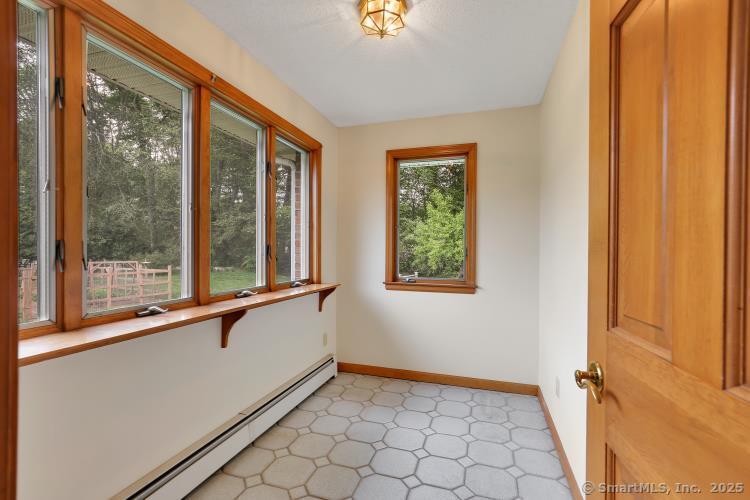 101 Langford Lane, East Hartford, Connecticut image 8