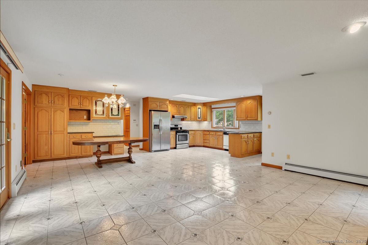 101 Langford Lane, East Hartford, Connecticut image 7