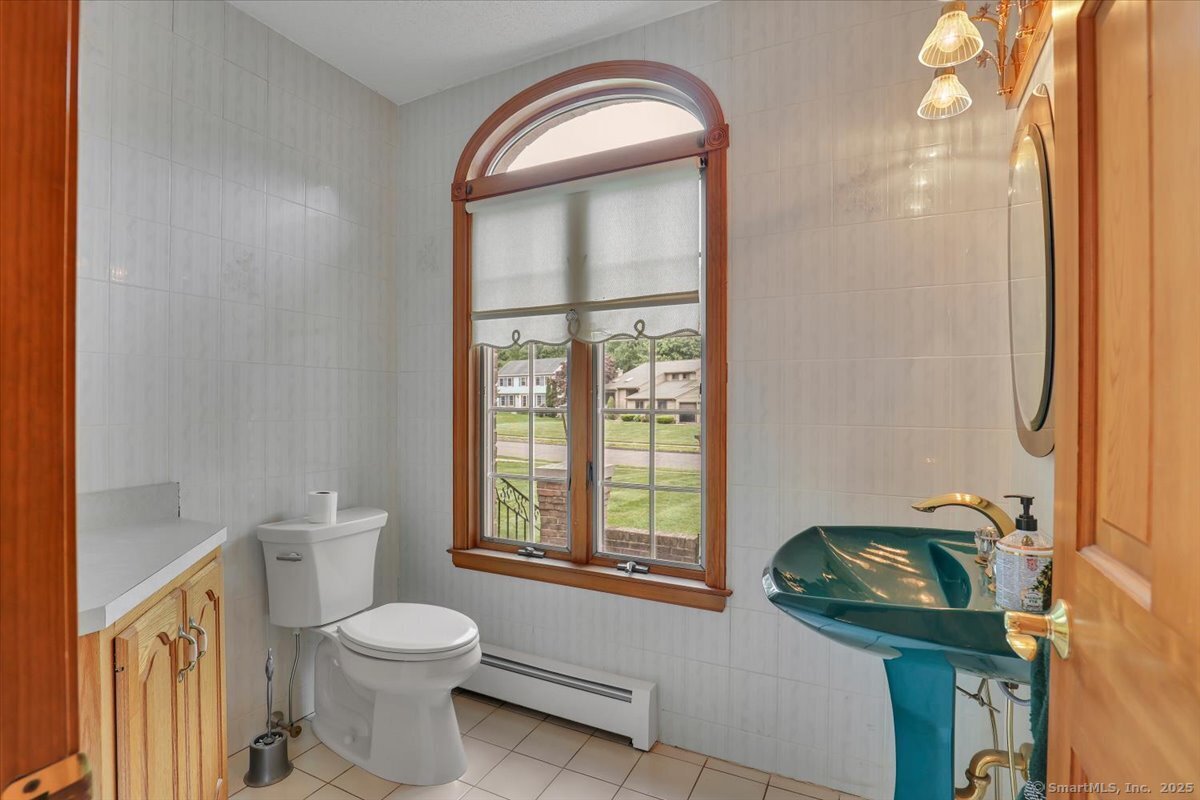 101 Langford Lane, East Hartford, Connecticut image 9