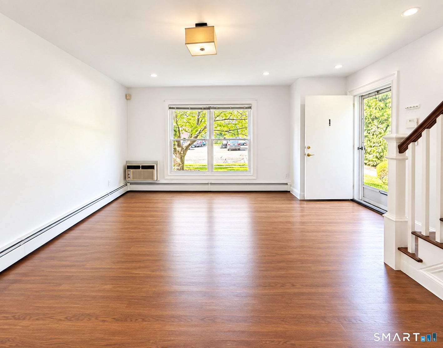 1 Willowbrook Court 1