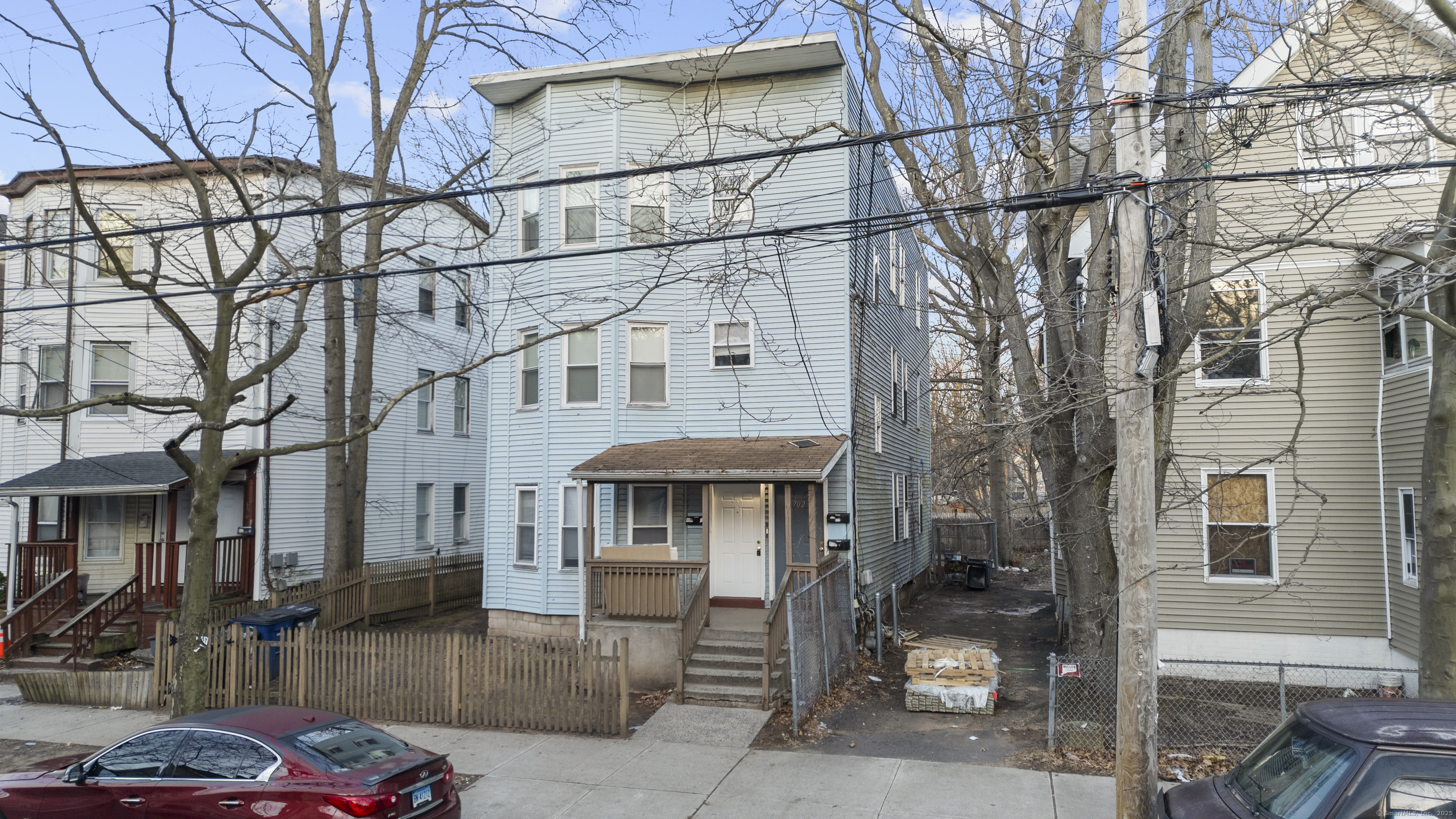 700 Winchester Avenue
