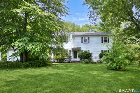 Photo of 64 Russ Road, Trumbull, CT 06611 (MLS # 24186148)