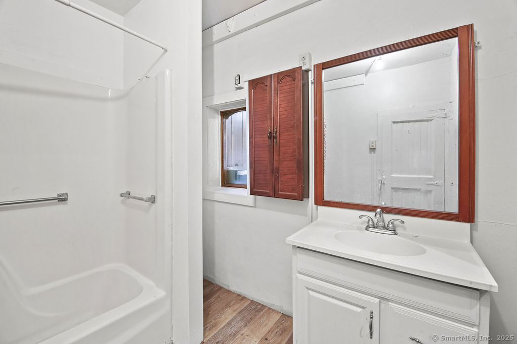 New Britain, Connecticut 06053, United States, 6 Bedrooms Bedrooms, ,2 BathroomsBathrooms,Residential,Active,13037