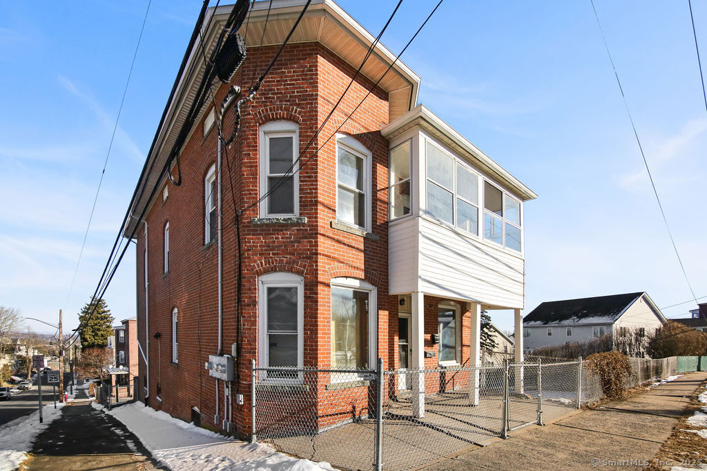 New Britain, Connecticut 06053, United States, 6 Bedrooms Bedrooms, ,2 BathroomsBathrooms,Residential,Active,13037