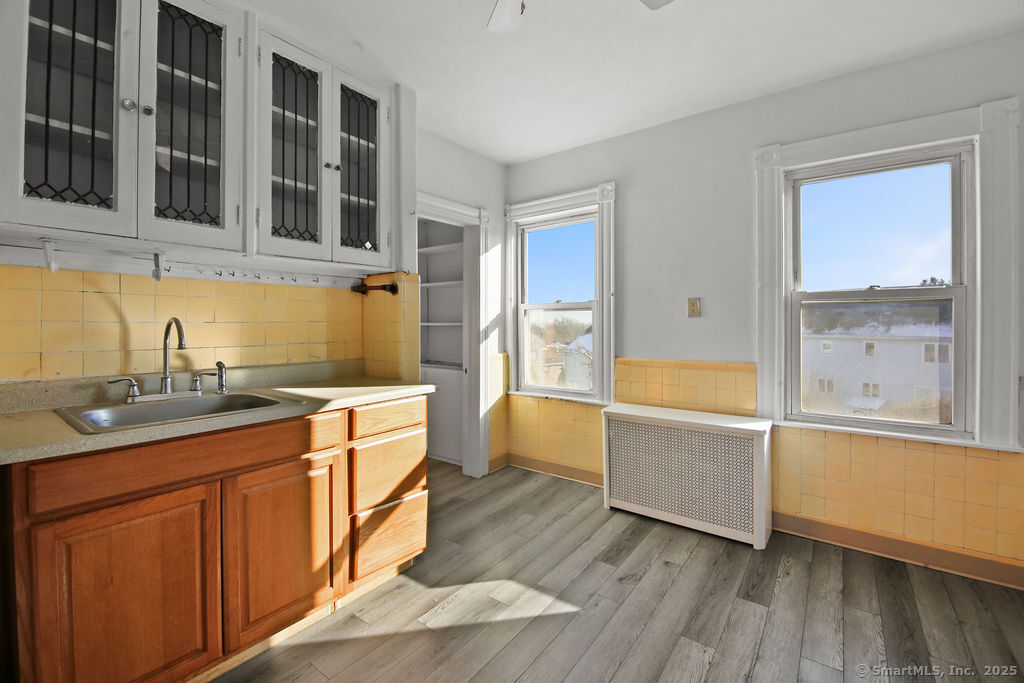 New Britain, Connecticut 06053, United States, 6 Bedrooms Bedrooms, ,2 BathroomsBathrooms,Residential,Active,13037