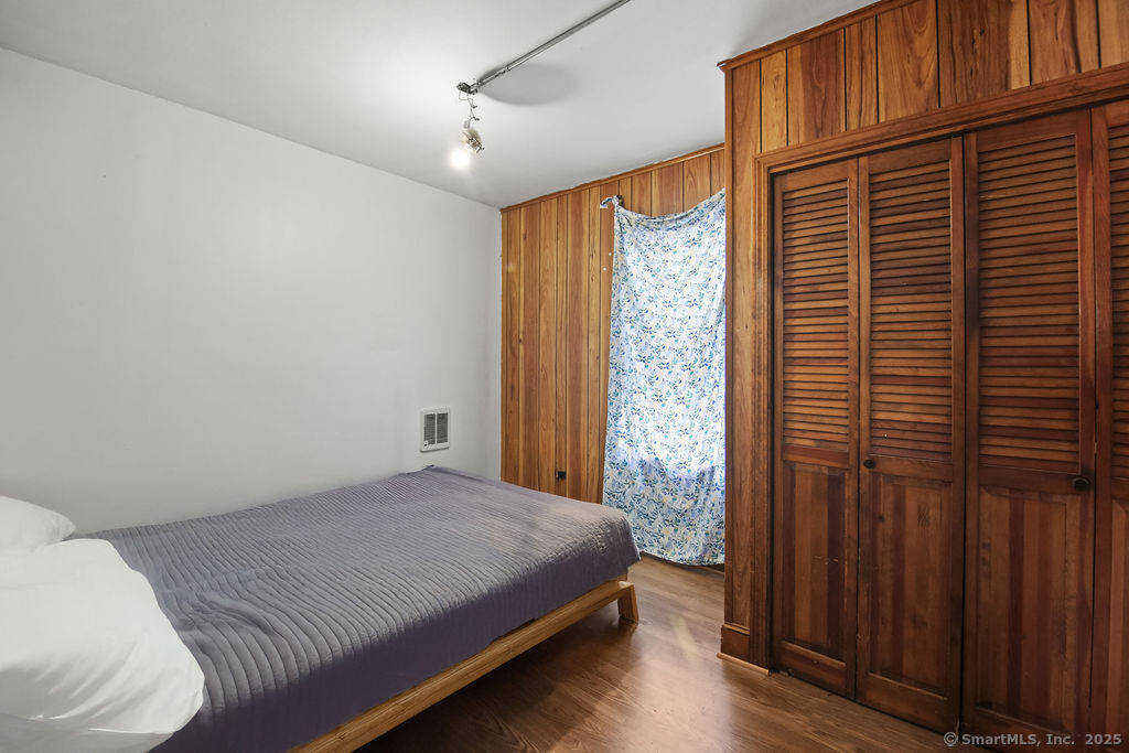 New Britain, Connecticut 06053, United States, 6 Bedrooms Bedrooms, ,2 BathroomsBathrooms,Residential,Active,13037