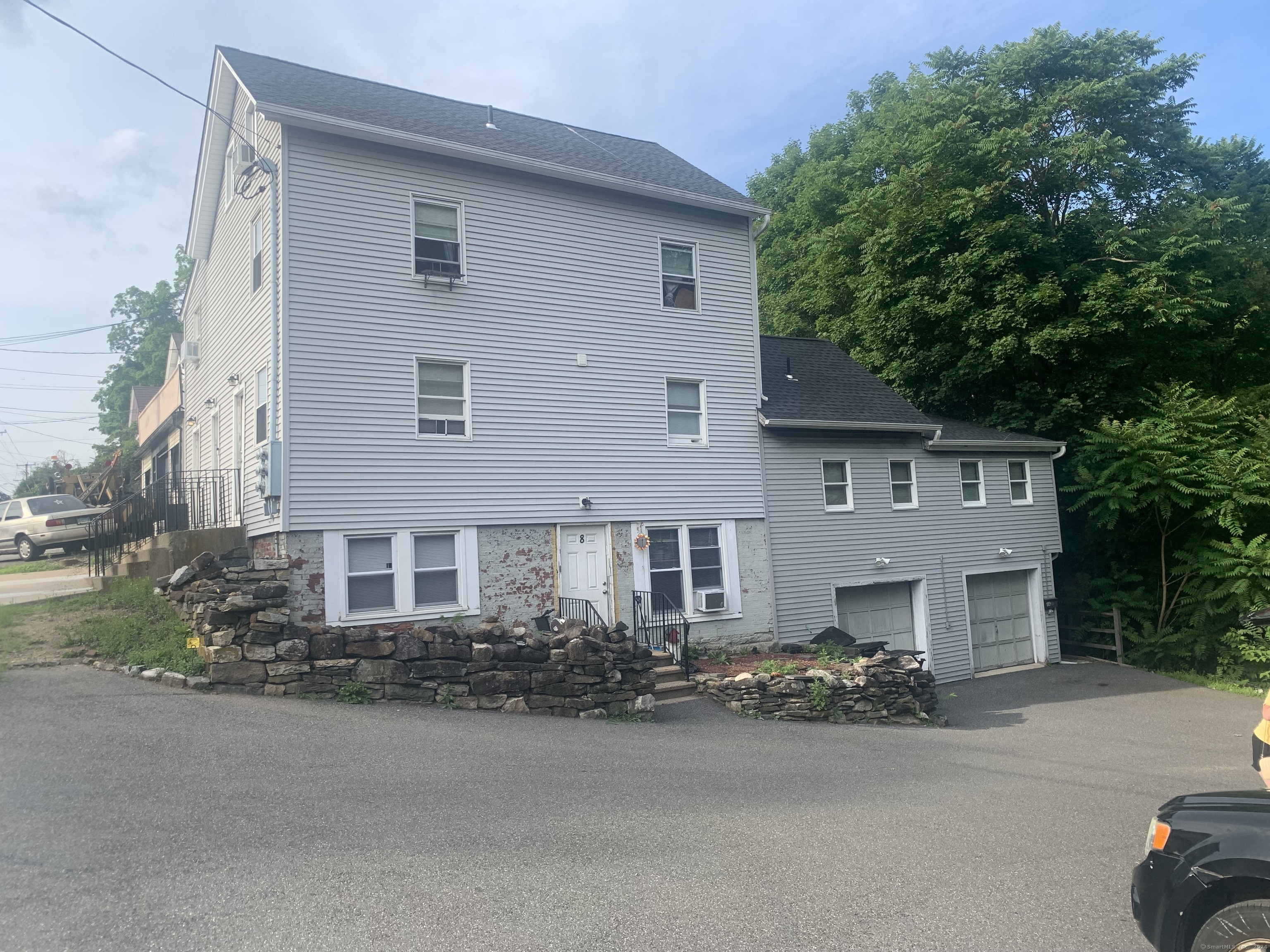 8 East Street