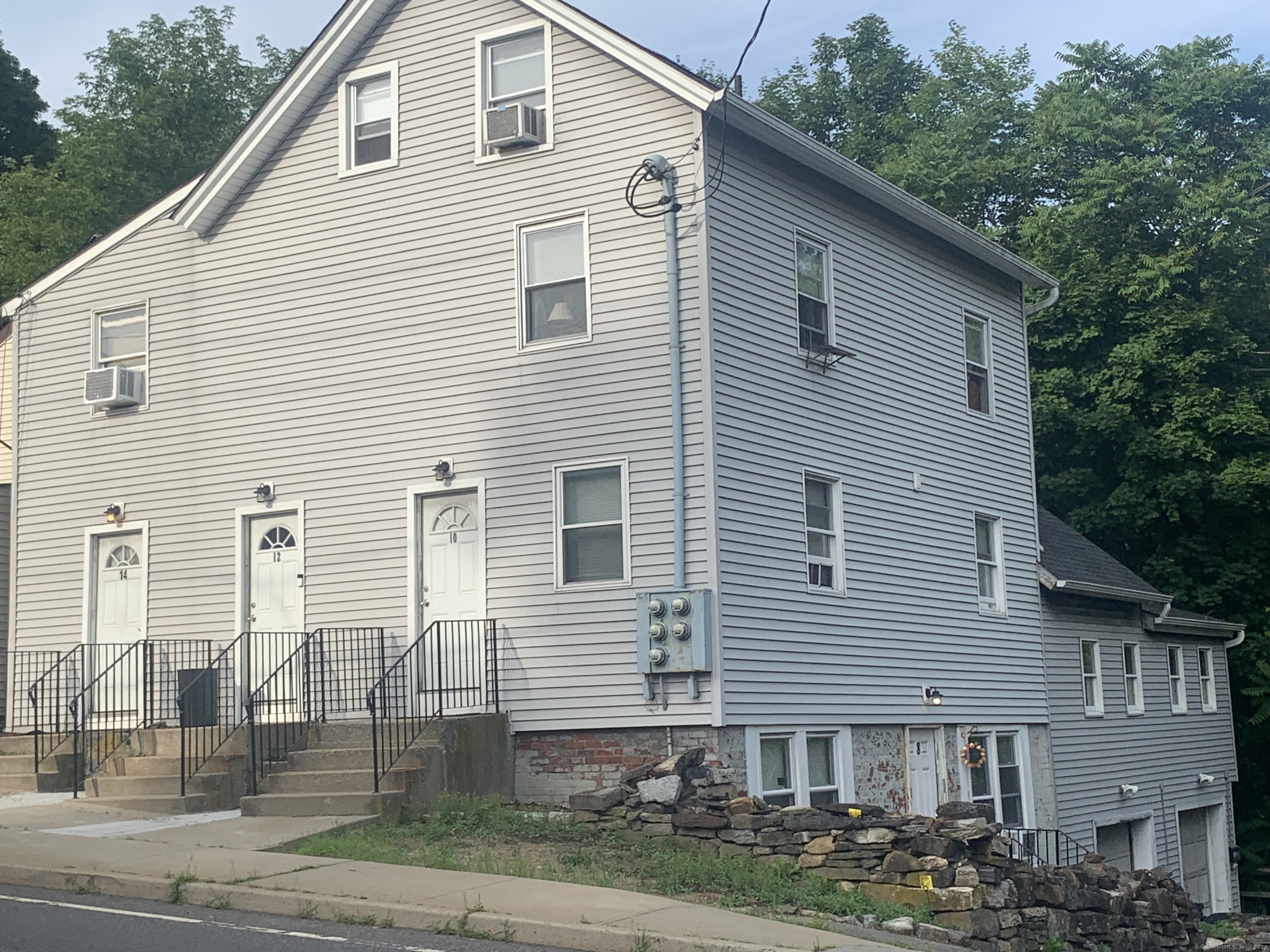8 East Street
