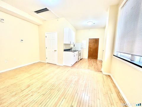 Photo of 135 W Main Street #2E, Waterbury, CT 06702 (MLS # 24154559)