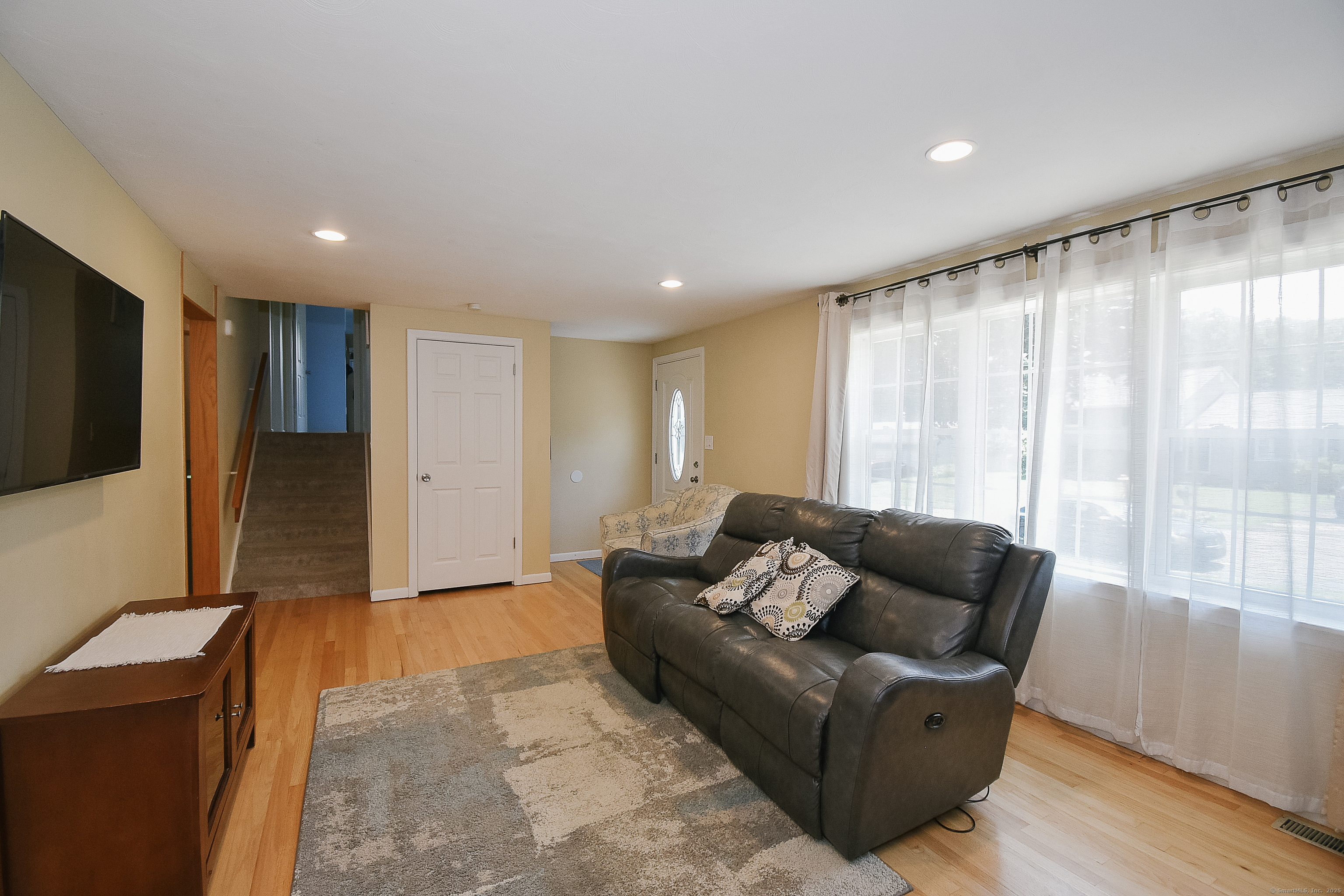 6 Bel Aire Drive