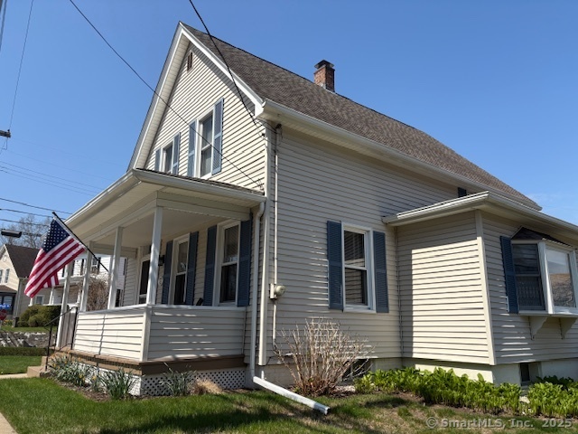 Boswell Avenue, Norwich, Connecticut - 3 Bedrooms  
2 Bathrooms  
6 Rooms - 
