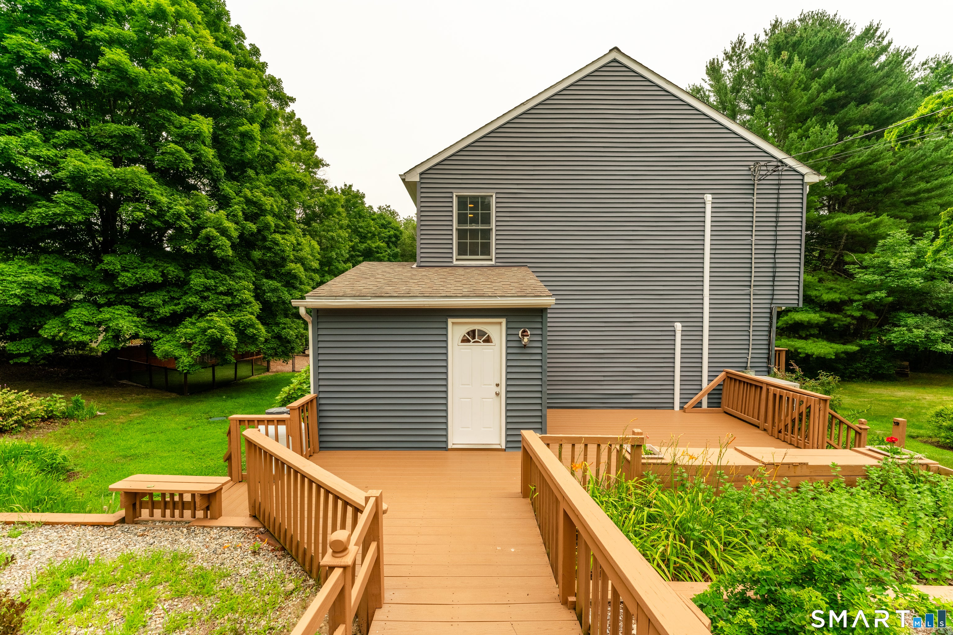 521 East Thompson Road