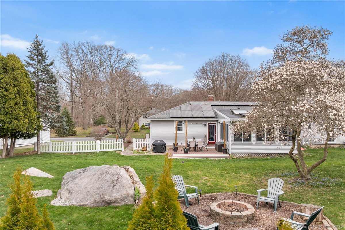 21 Sloop Lane, Stonington, Connecticut image 4