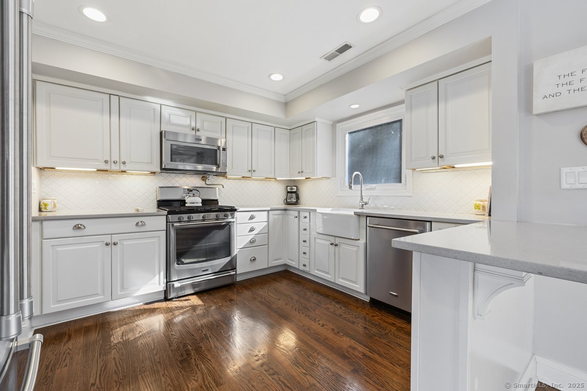 90 Wood Ridge Drive, Stamford, Connecticut image 8