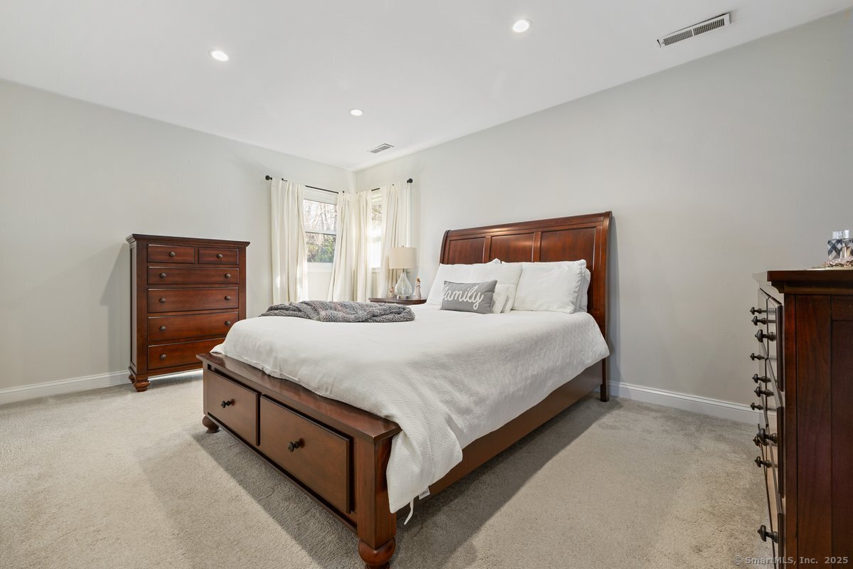90 Wood Ridge Drive, Stamford, Connecticut image 11