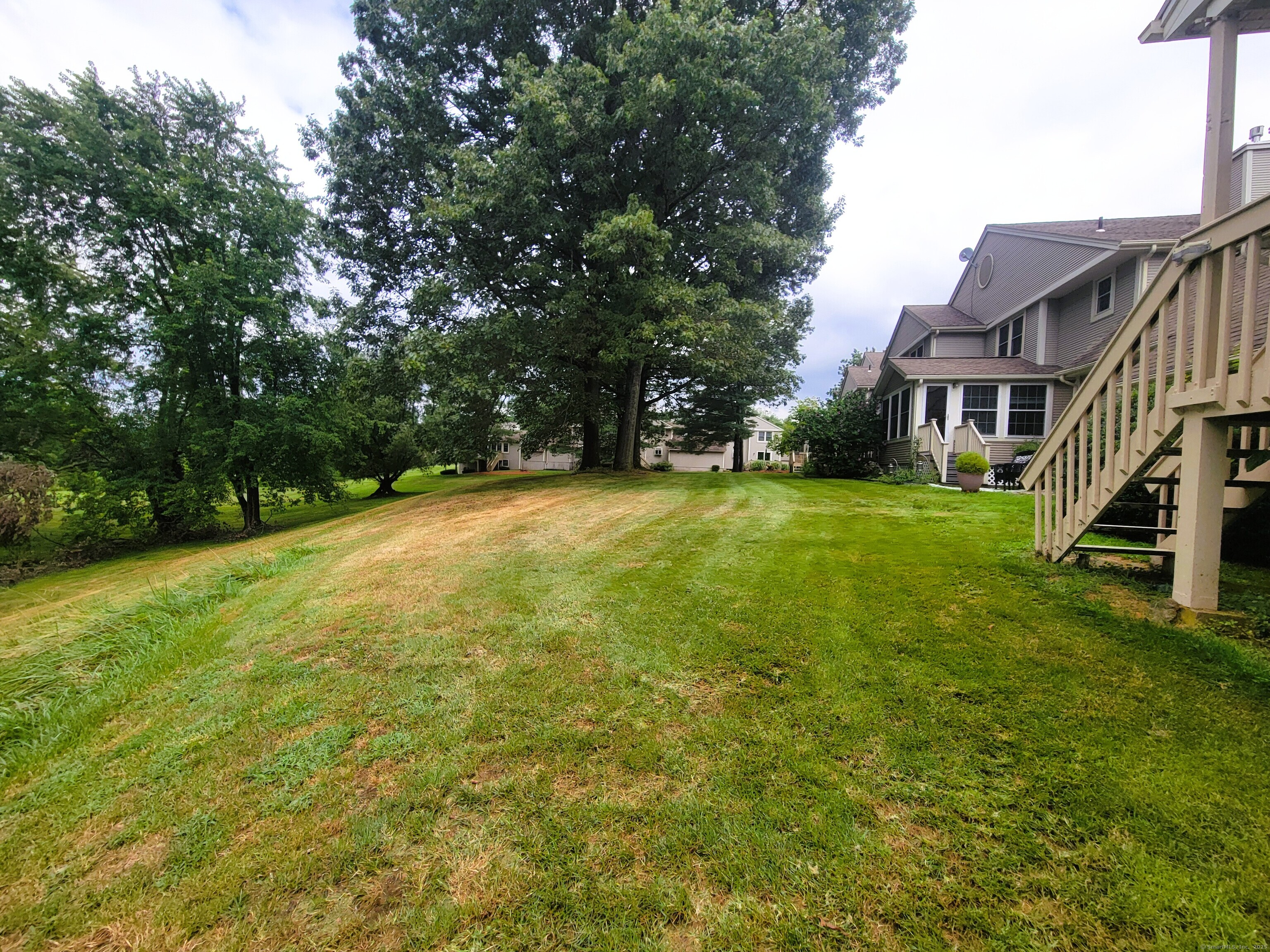 2101 Meadowview Drive 2101