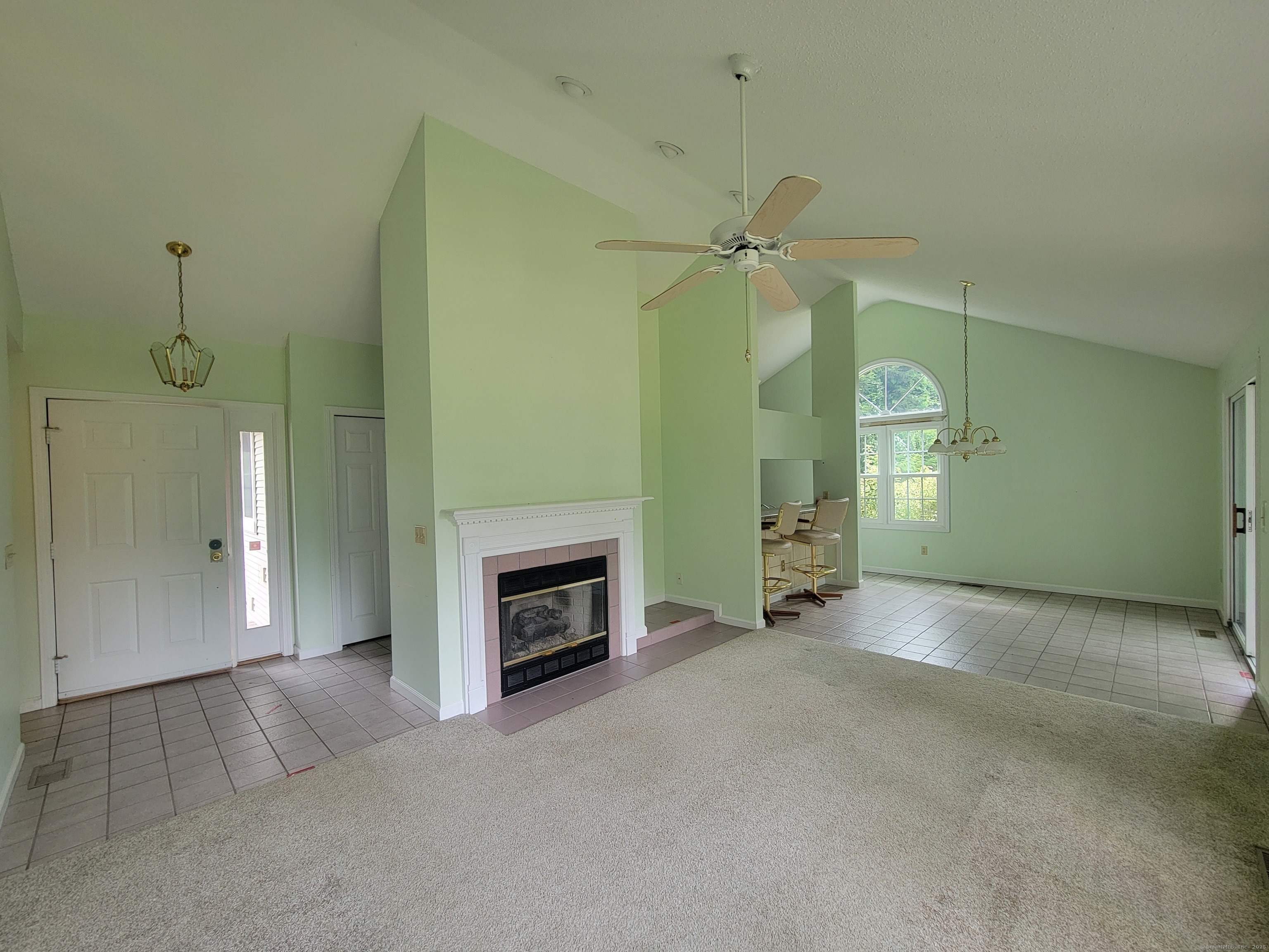 2101 Meadowview Drive 2101