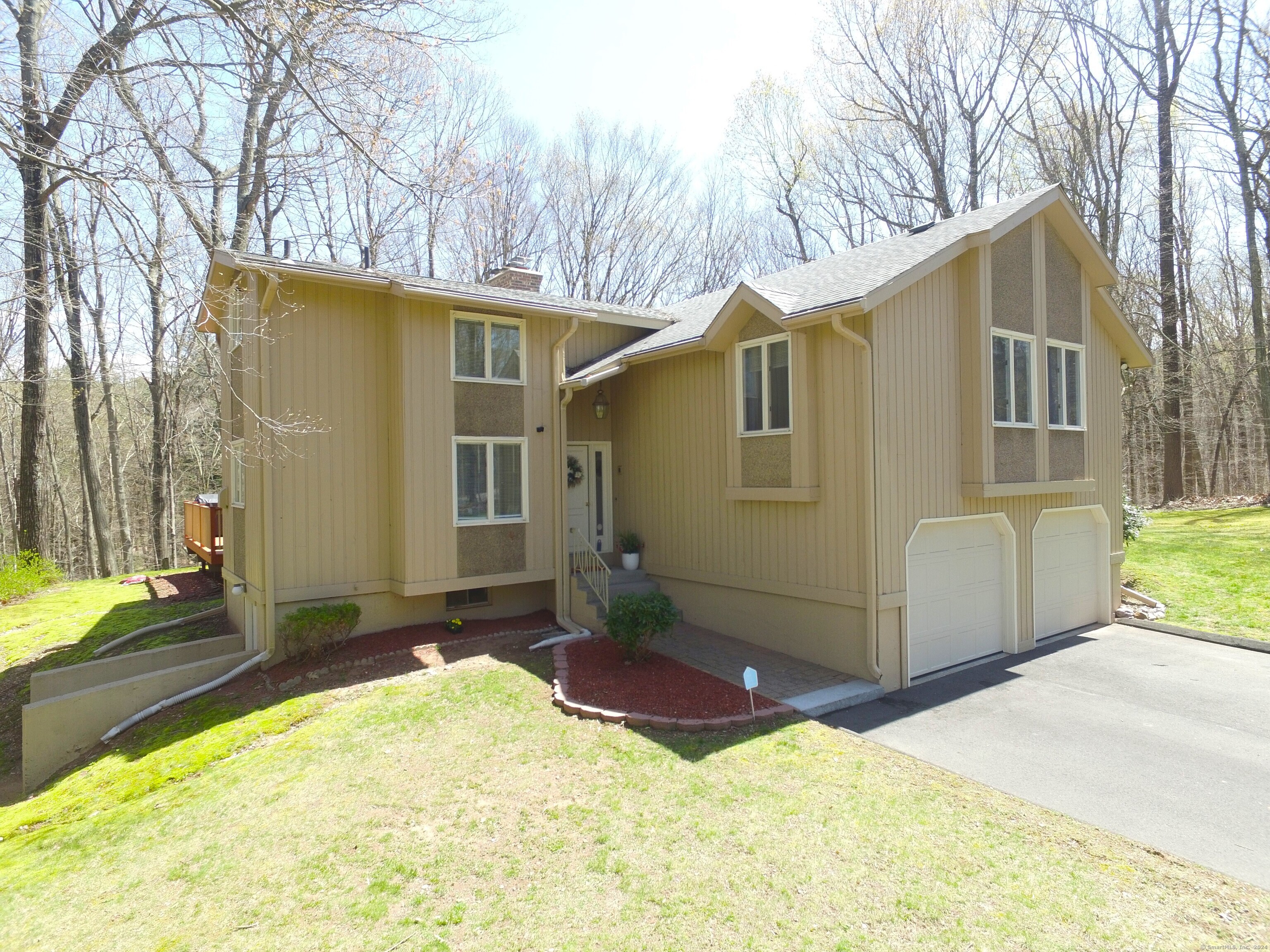 Property for Sale at 518 Wickham Road Extension, Glastonbury, Connecticut - Bedrooms: 4 
Bathrooms: 3 
Rooms: 8  - $499,900