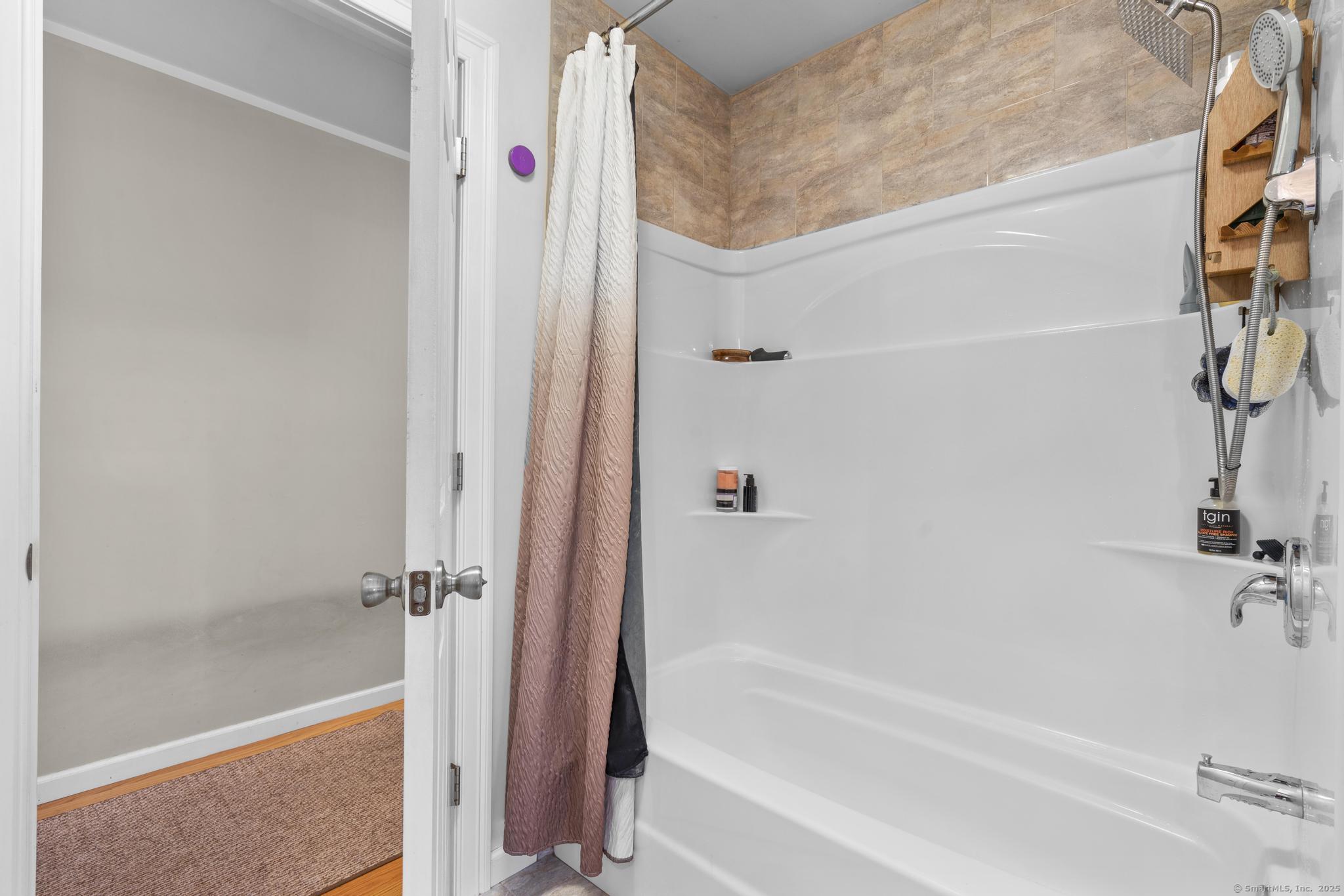 New Britain, Connecticut 06053, United States, 3 Bedrooms Bedrooms, ,3 BathroomsBathrooms,Residential,Active,193215