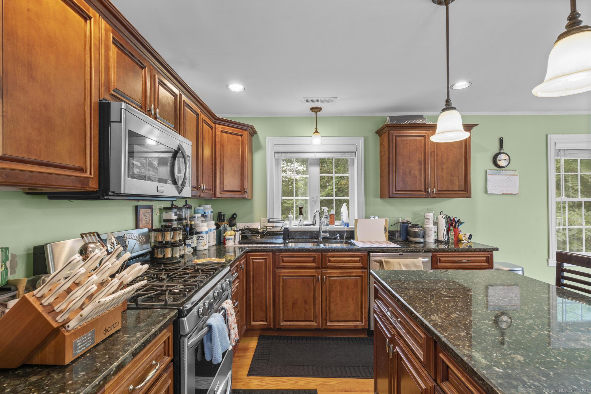 New Britain, Connecticut 06053, United States, 3 Bedrooms Bedrooms, ,3 BathroomsBathrooms,Residential,Active,193215