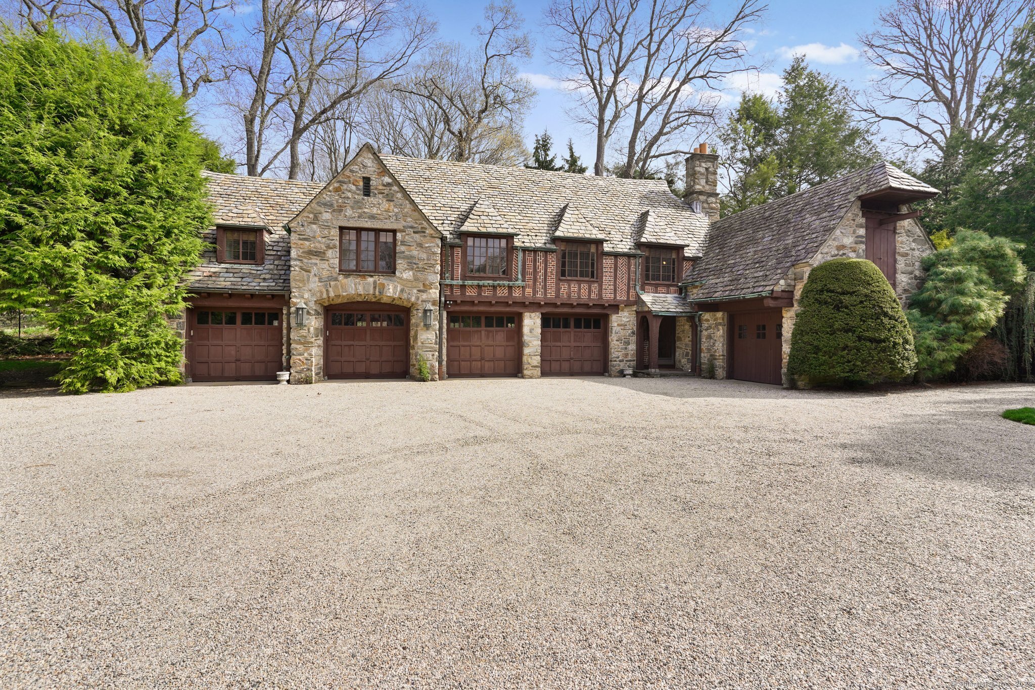 Dogwood Lane, Westport, Connecticut - 2 Bedrooms  
1 Bathrooms  
7 Rooms - 
