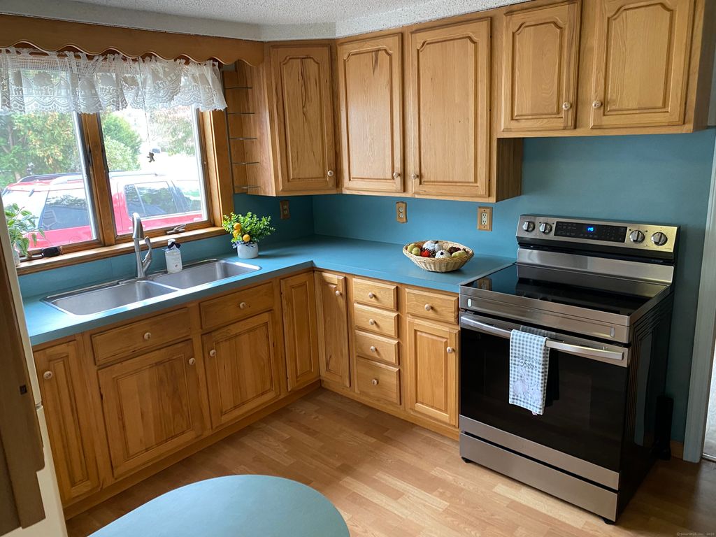 Photo of 21 St john Street, Manchester, CT 06040 (MLS # 24133733)