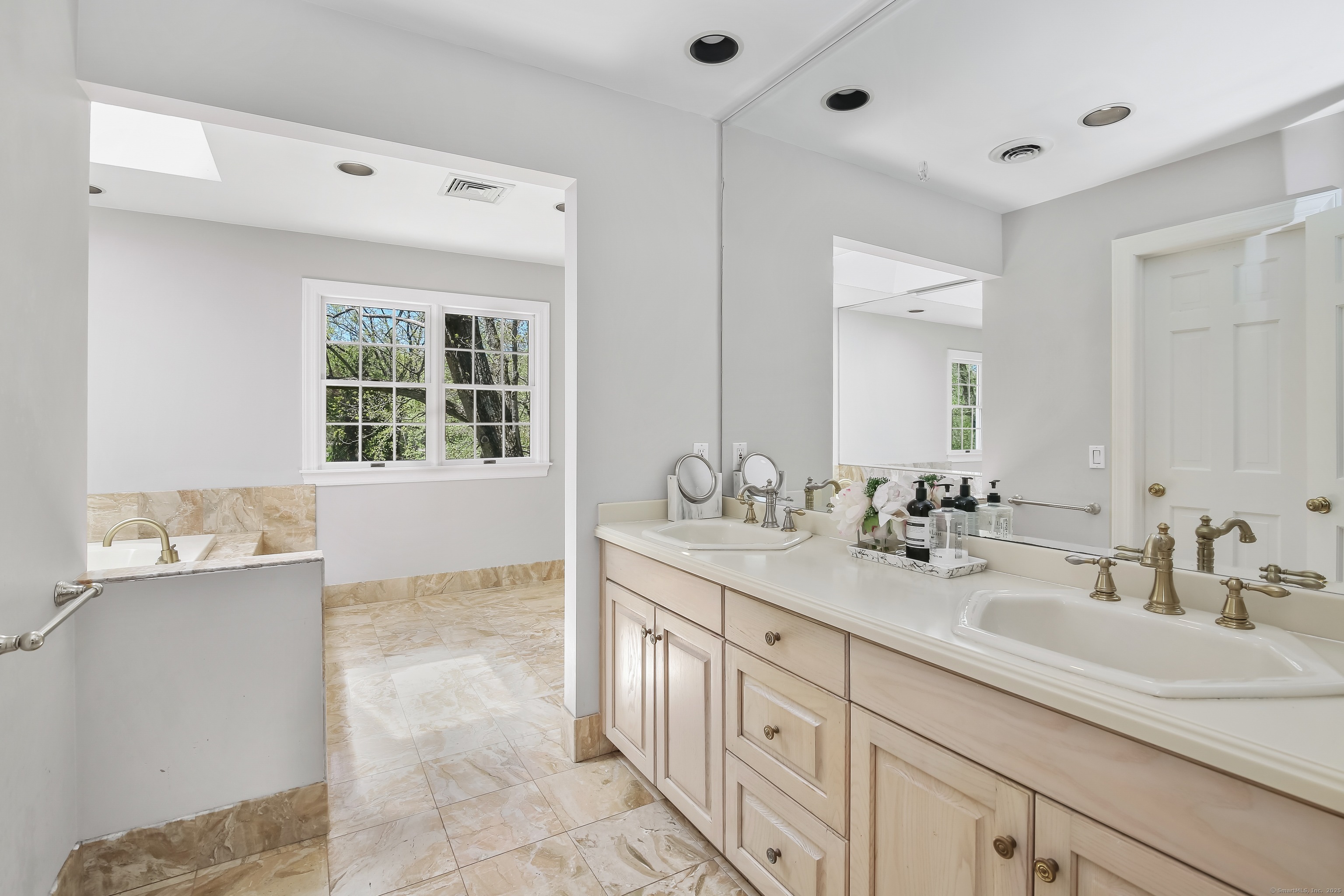 168 Cedarwood Road, Stamford, Connecticut image 24