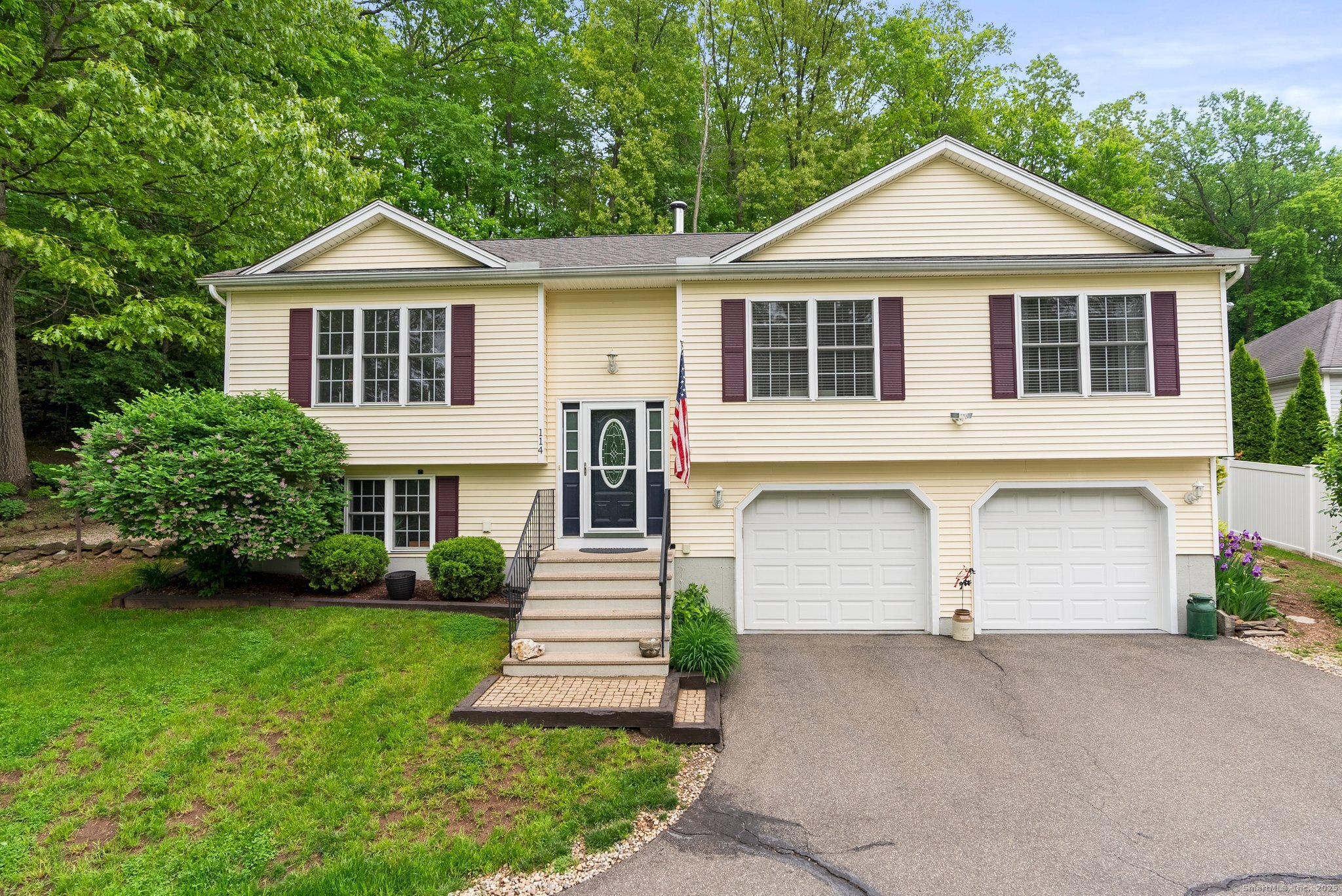 Property for Sale at Ives Avenue, Meriden, Connecticut - Bedrooms: 3 
Bathrooms: 3 
Rooms: 5  - $429,900