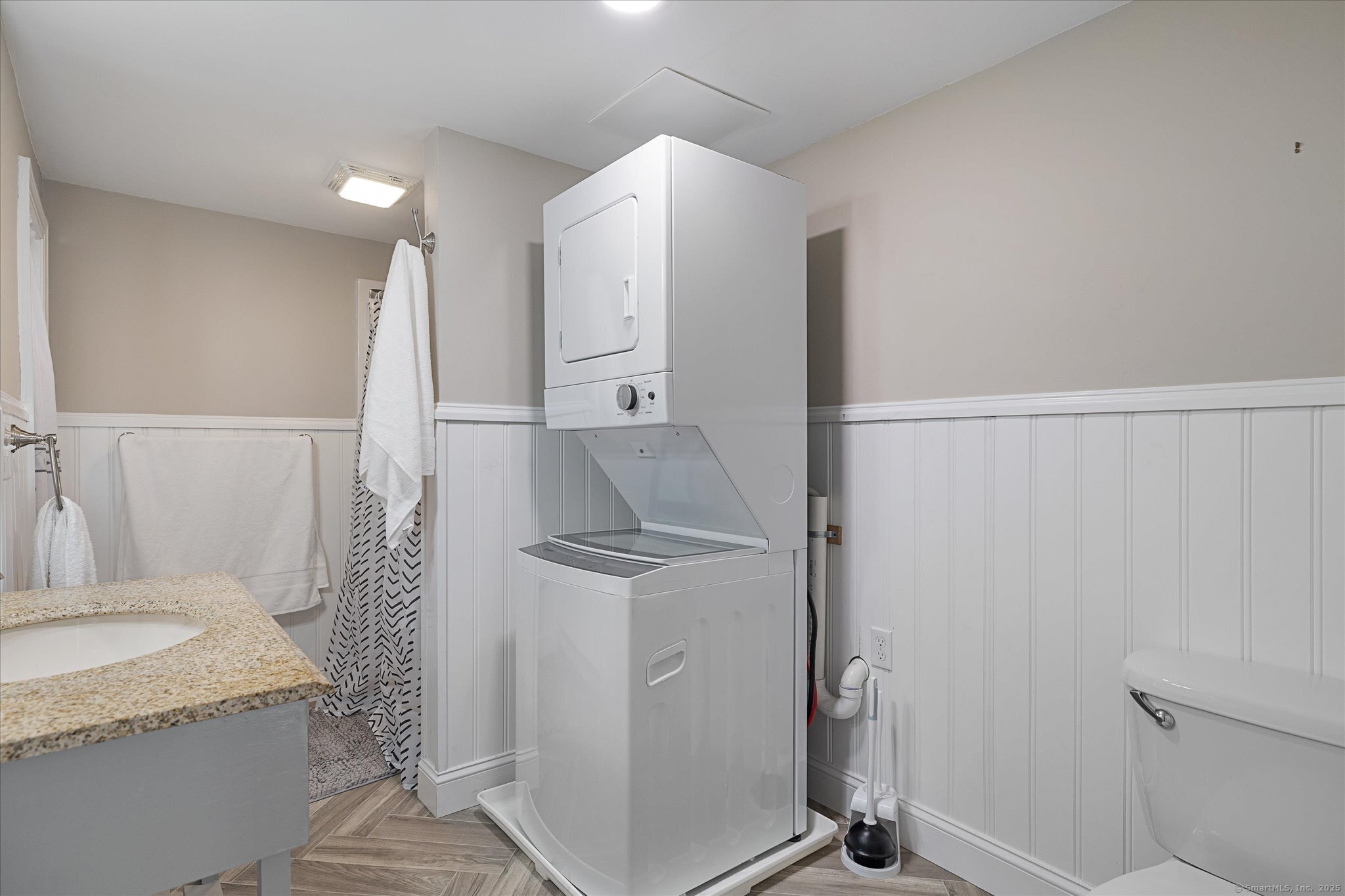 Pomfret, Connecticut 06259, United States, 3 Bedrooms Bedrooms, ,3 BathroomsBathrooms,Residential,Active,234877