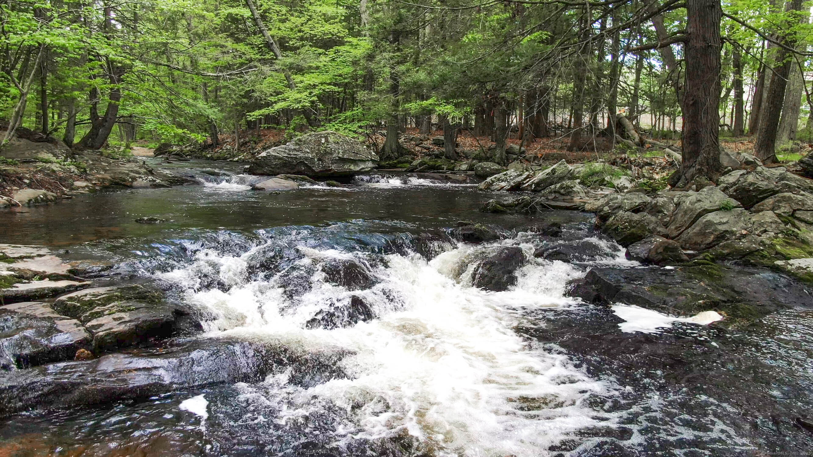 Pomfret, Connecticut 06259, United States, 3 Bedrooms Bedrooms, ,3 BathroomsBathrooms,Residential,Active,234877