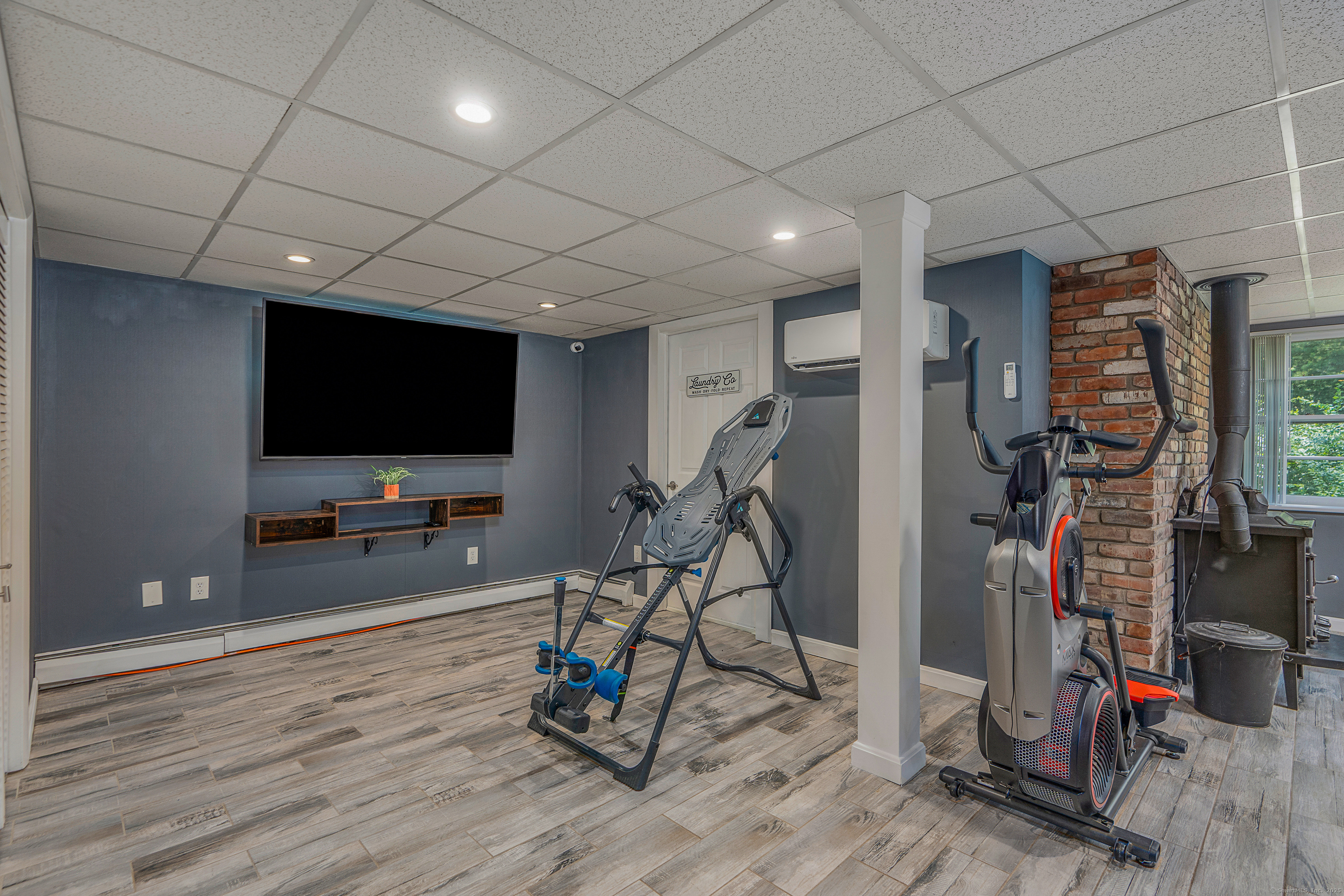 Tolland, Connecticut 06084, United States, 3 Bedrooms Bedrooms, ,2 BathroomsBathrooms,Residential,Coming Soon,184523