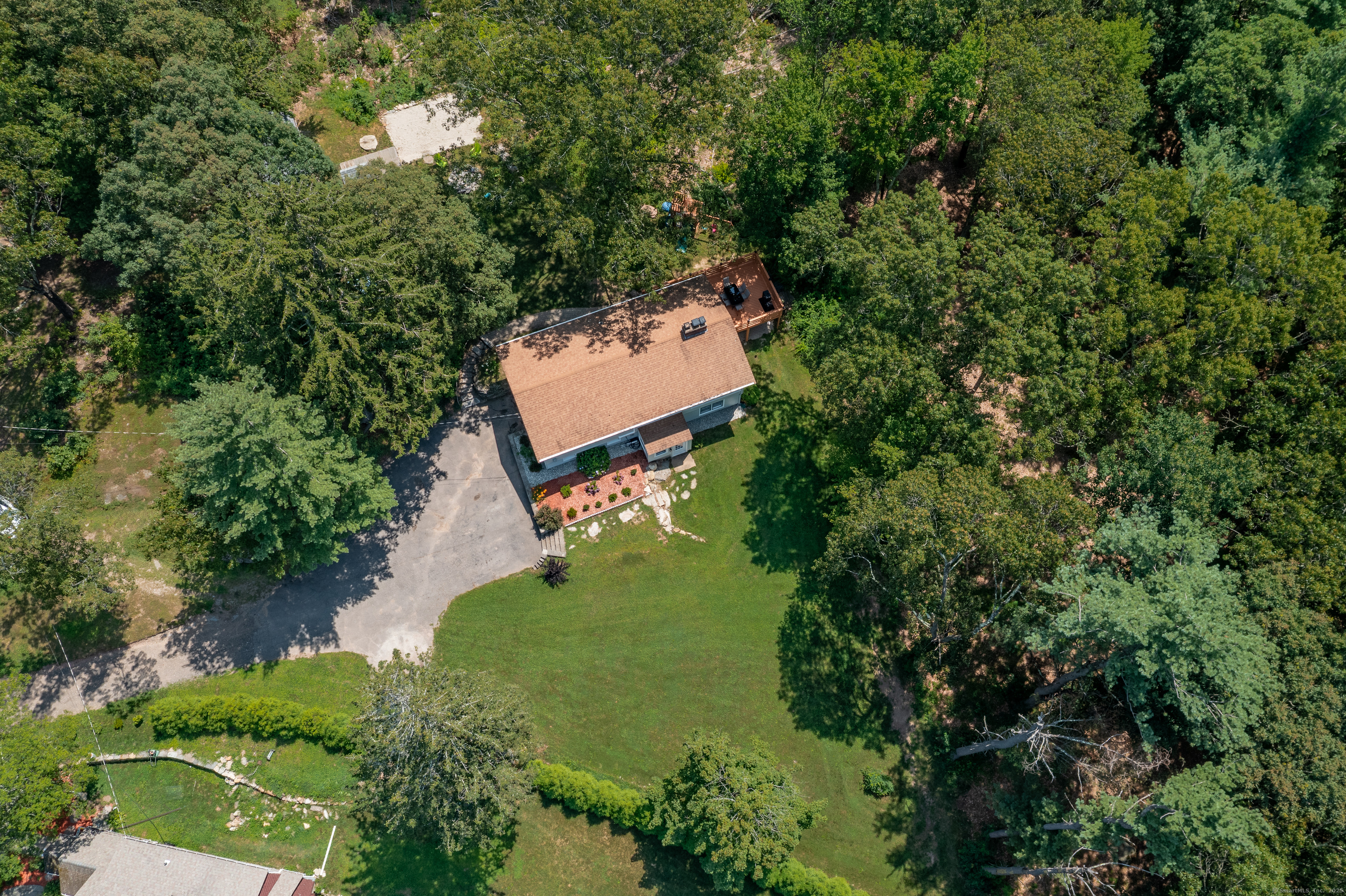 Tolland, Connecticut 06084, United States, 3 Bedrooms Bedrooms, ,2 BathroomsBathrooms,Residential,Coming Soon,184523