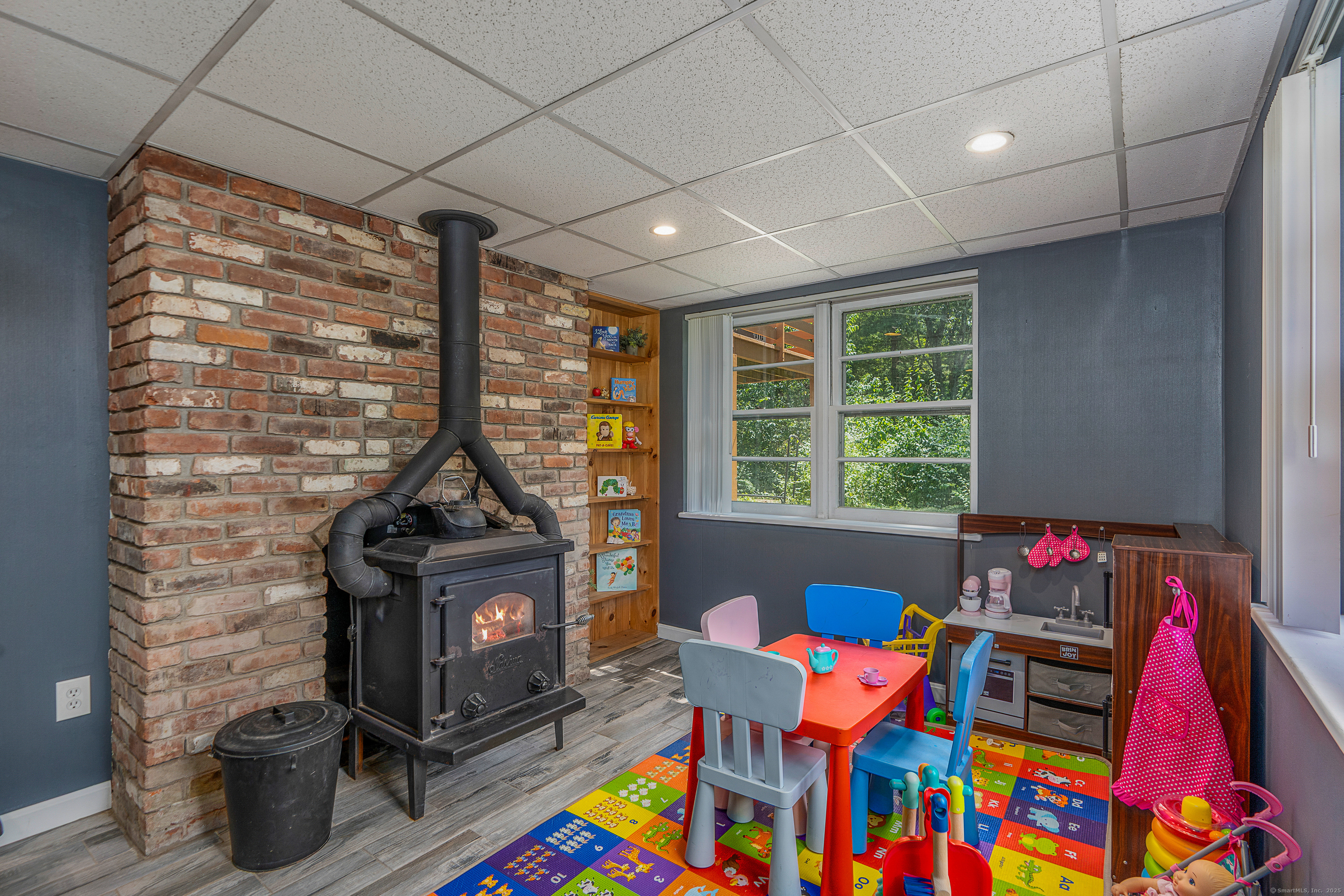 Tolland, Connecticut 06084, United States, 3 Bedrooms Bedrooms, ,2 BathroomsBathrooms,Residential,Coming Soon,184523