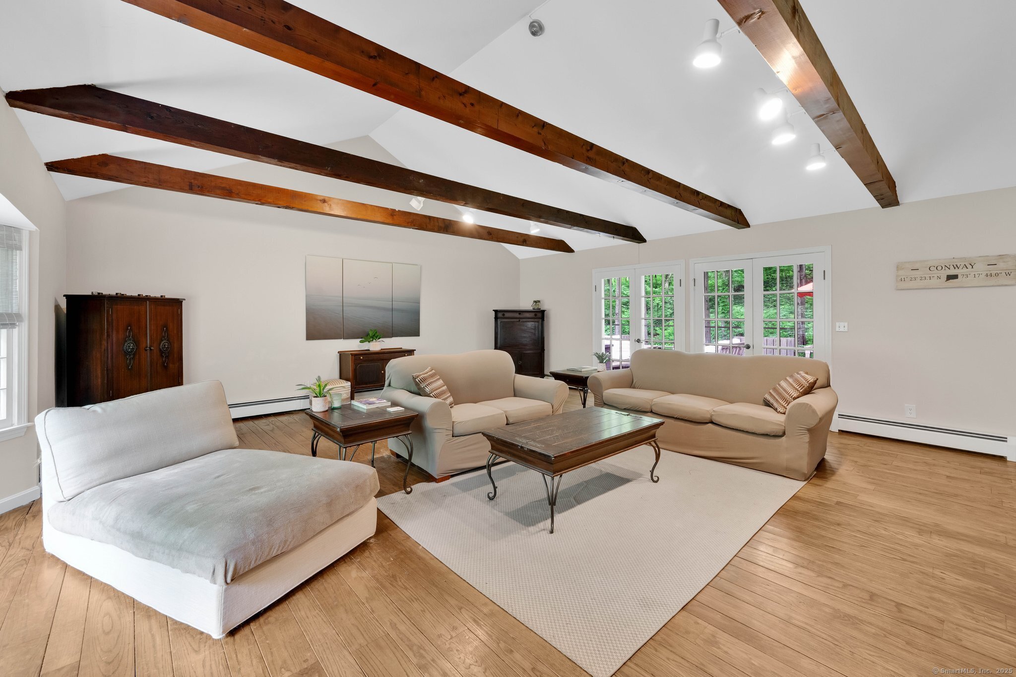 6 Cedar Circle