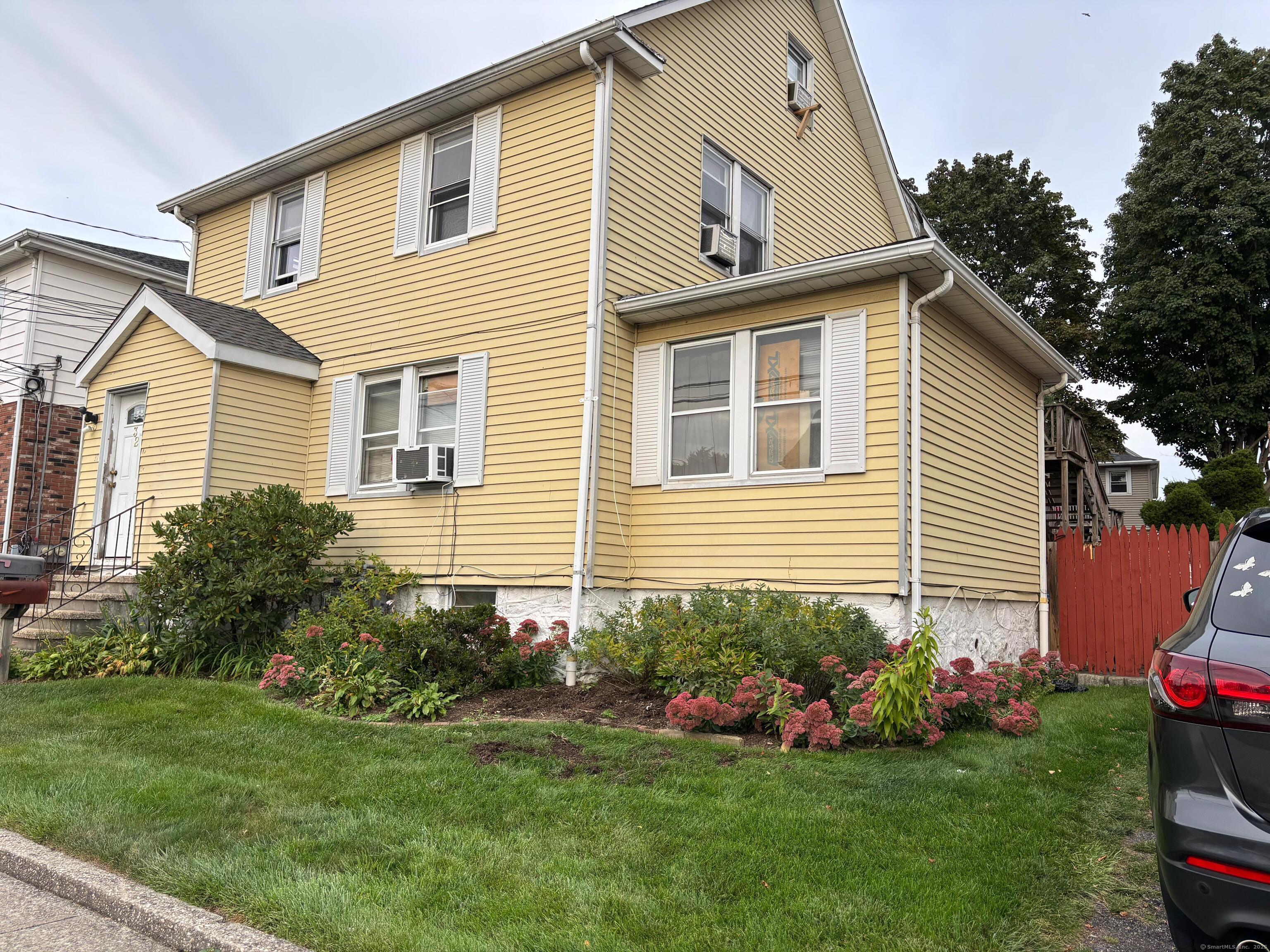 32-36-40 Roosevelt Avenue