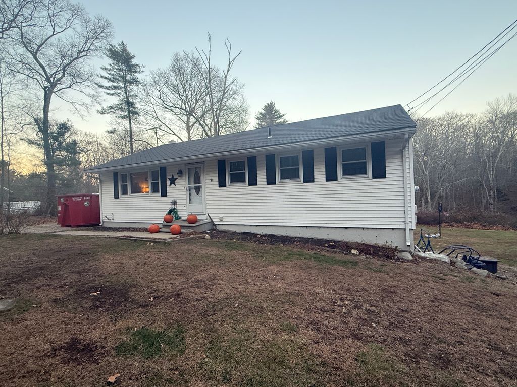 Photo of 263 Liberty Highway, Putnam, CT 06260 (MLS # 24141456)