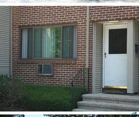 Condo For Sale - 168 Belltown Road #C3<br/> Stamford, CT 06905