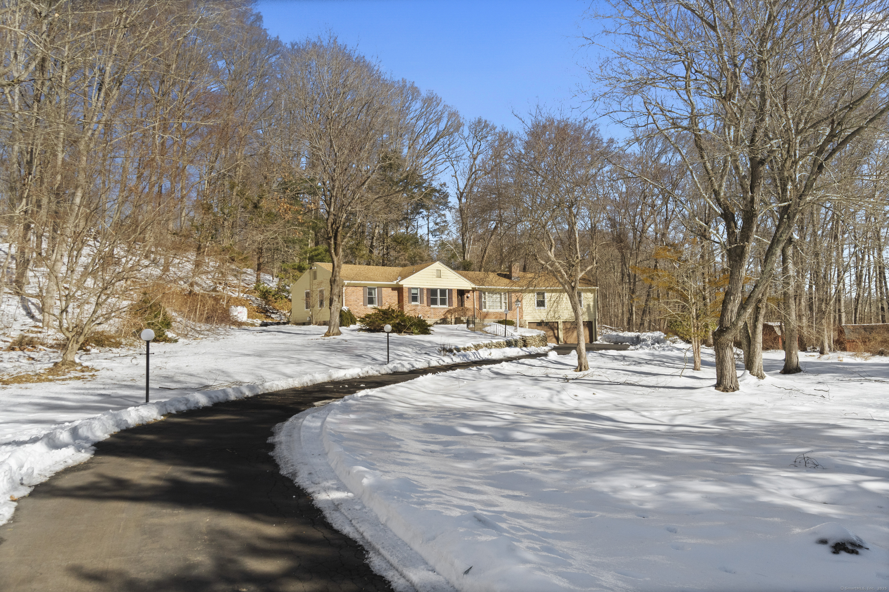 35 Burnt Swamp Road, Woodbridge, Connecticut image 3