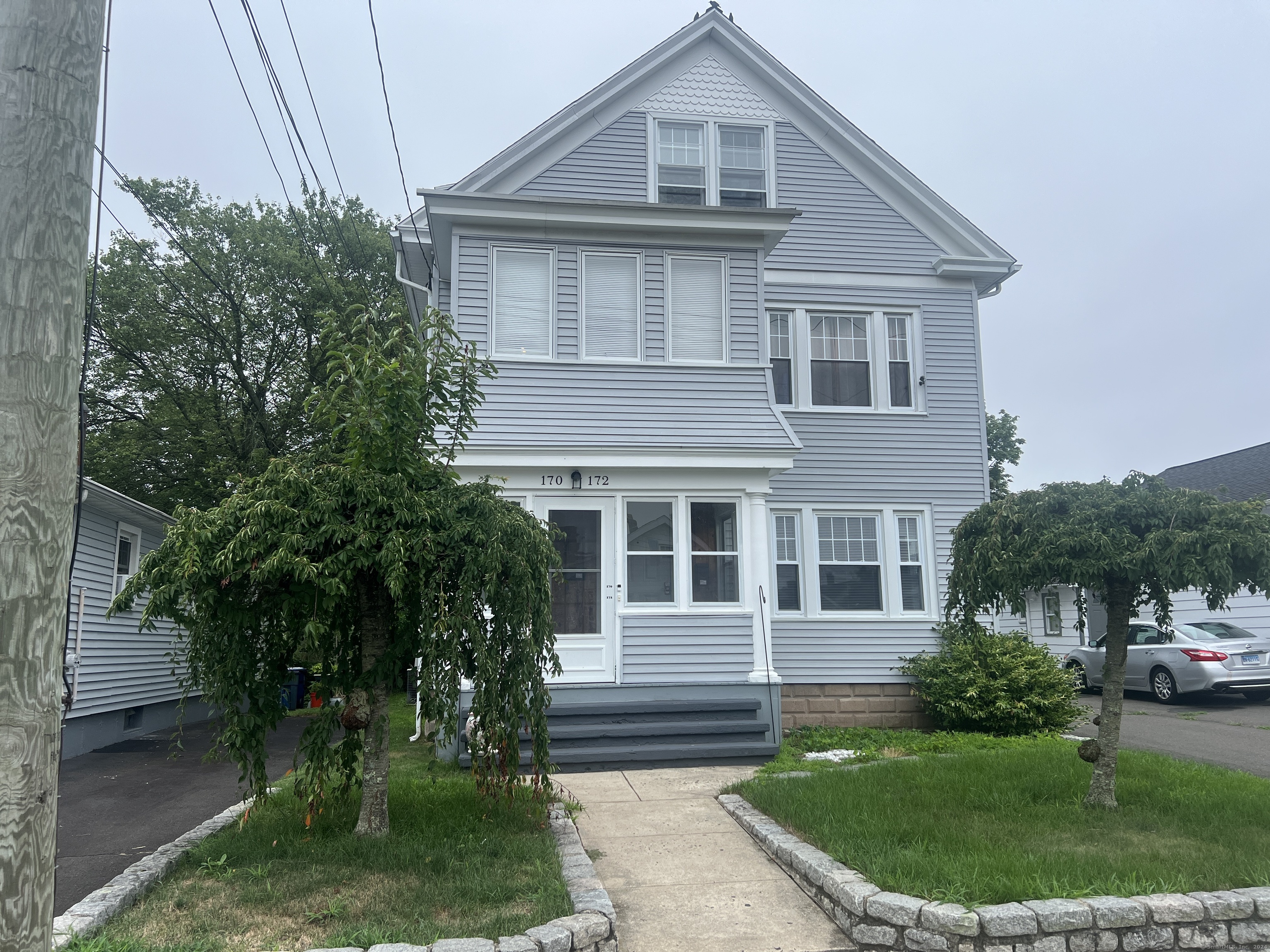 Rental Property at 170 White Street 2, West Haven, Connecticut - Bedrooms: 2 
Bathrooms: 1 
Rooms: 6  - $1,950 MO.