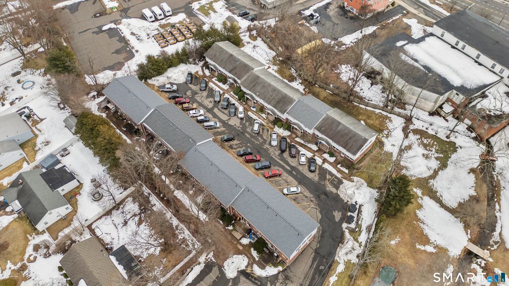 Photo of 16 Lawton Road #APT 23, Manchester, CT 06042 (MLS # 24158405)