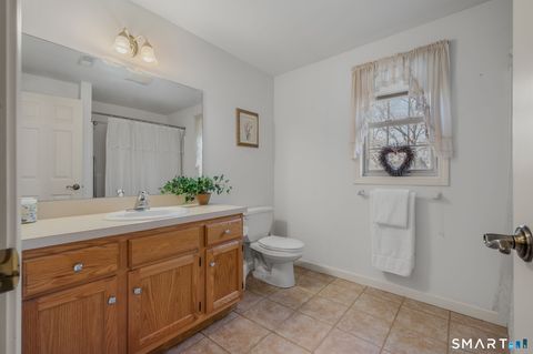 Tiny photo for 5 Cherry Blossom Lane #5, East Lyme, CT 06357 (MLS # 24162805)