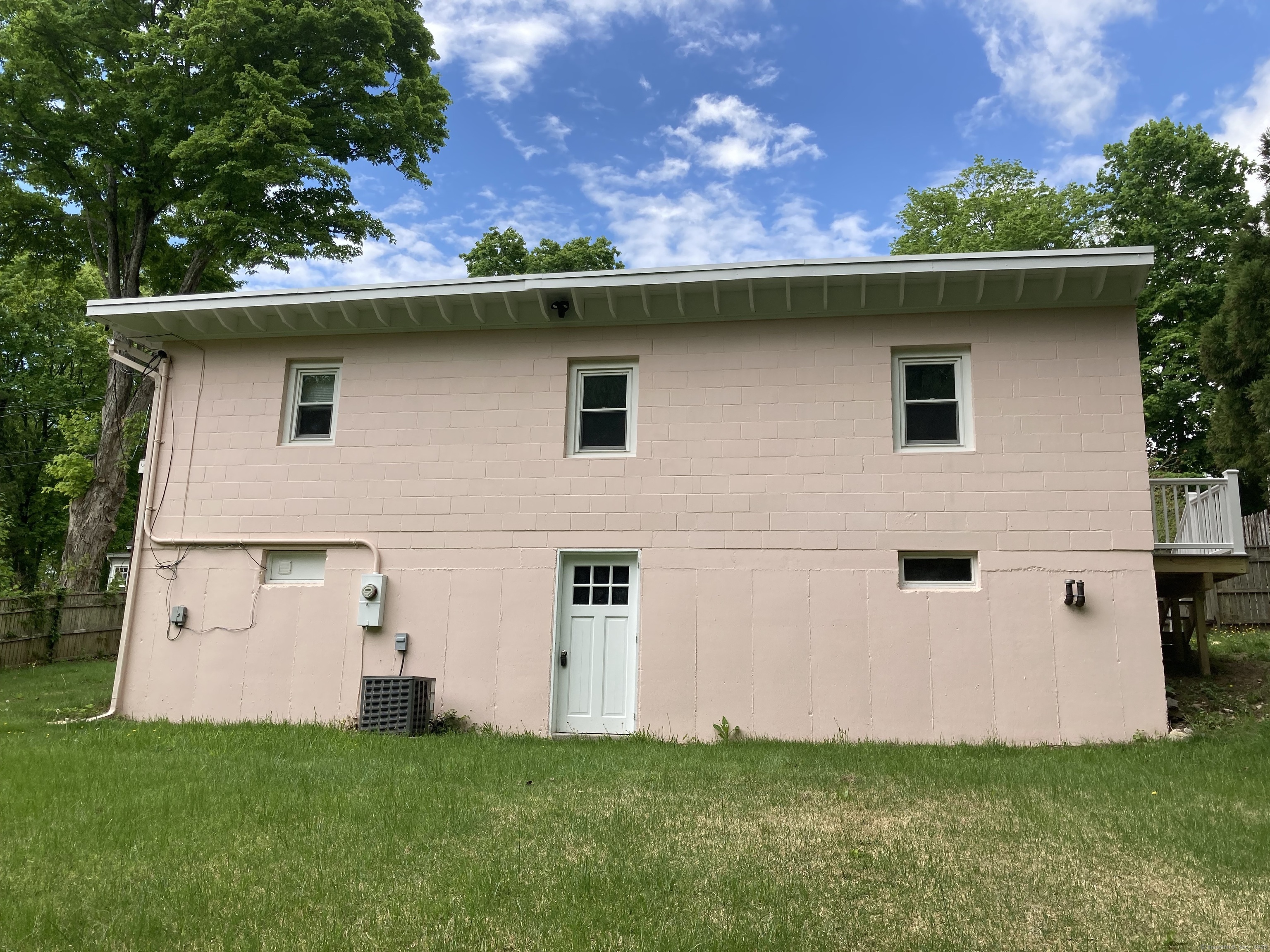 10 Phelps Lane