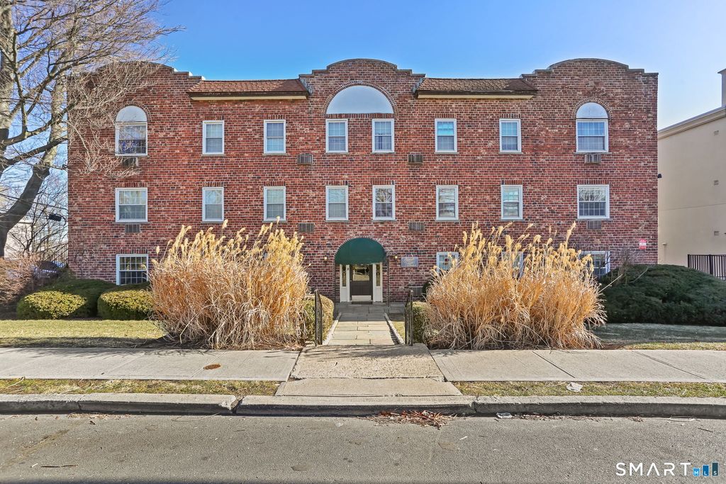 Photo of 8 Elmcrest Terrace #APT 103, Norwalk, CT 06850 (MLS # 24146886)