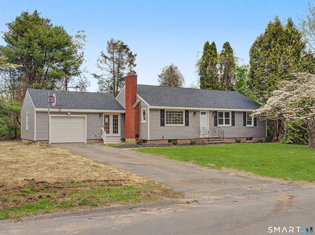 Photo of 19 Castle View Drive, Chester, CT 06412 (MLS # 24174952)