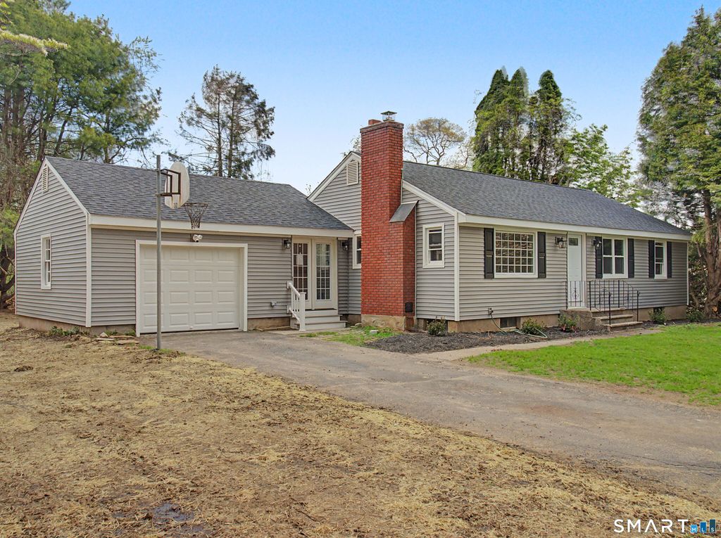 Photo of 19 Castle View Drive, Chester, CT 06412 (MLS # 24174952)