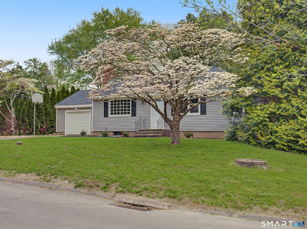 Photo of 19 Castle View Drive, Chester, CT 06412 (MLS # 24174952)
