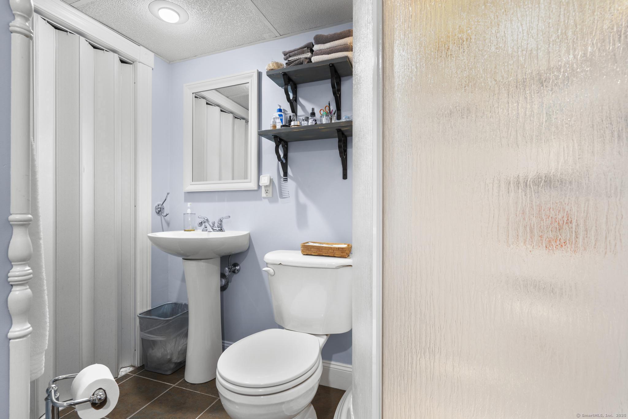 98 Cynthia Drive, West Haven, Connecticut image 32